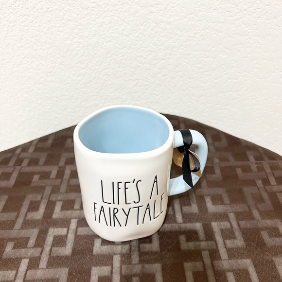 Rae Dunn Disney Cinderella Measuring Cups and LIFE’S A FAIRYTALE mug - Picture 11 of 12